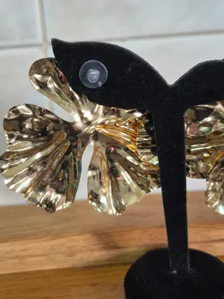 Pendientes Corazón Dorados Estilo Zara
