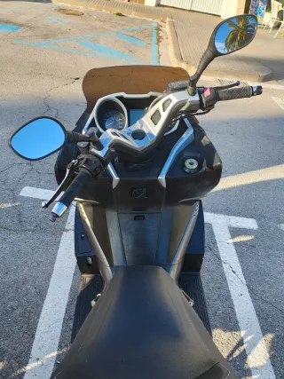 Kawasaki J300 Negro/Verde Maxi Scooter