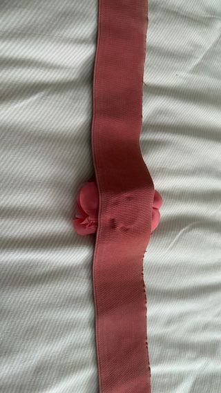 Cinturón rosa con flor