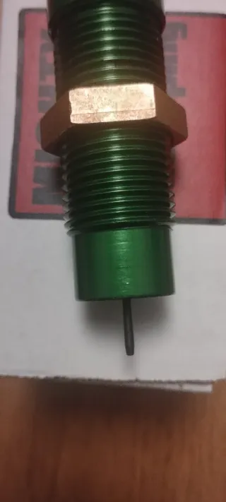 Decapping Die Mighty Armory Monster Green Universa