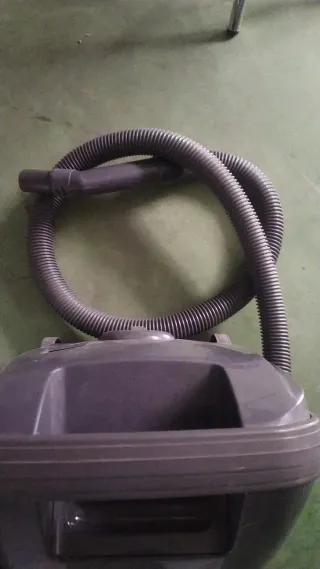 Aspiradora First Line AP 120 E 1200W