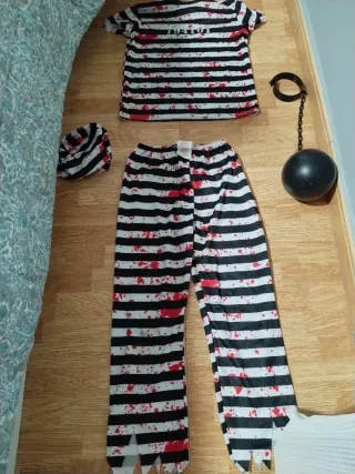 Disfraz Preso Rayas Rojas y Negras