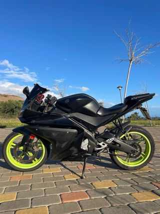 Yamaha YZF-R125 2012