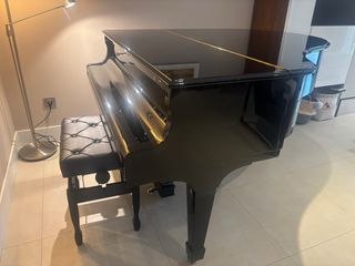 Piano de cola Steinway & Sons modelo S