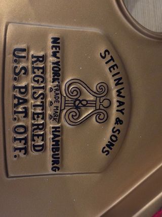 Piano de cola Steinway & Sons modelo S