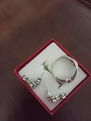 Conjunto Anillo y Pendientes