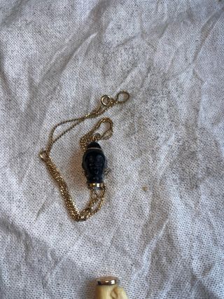 Colgante azabache cabeza con cadena