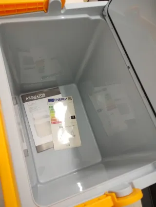 Nevera portátil Aequator gris con asa