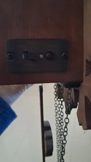 Reloj de cuco de madera a pilas