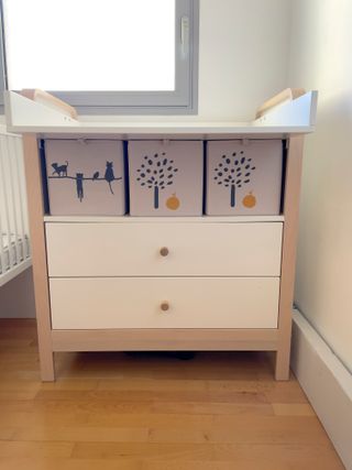 Cómoda cambiador IKEA "ÄLSKVÄRD"