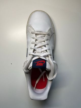 Zapatillas Nike Blancas y Rojas