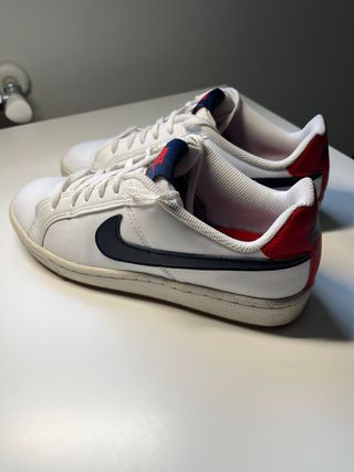 Zapatillas Nike Blancas y Rojas