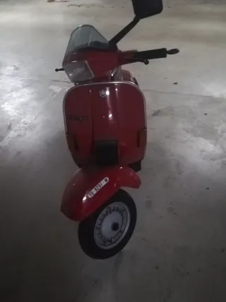 Vespa 200 TX Roja