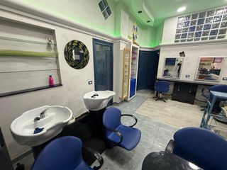 OCCASIONE ARREDO COMPLETO PARRUCCHIERE - ROMA SUD ️