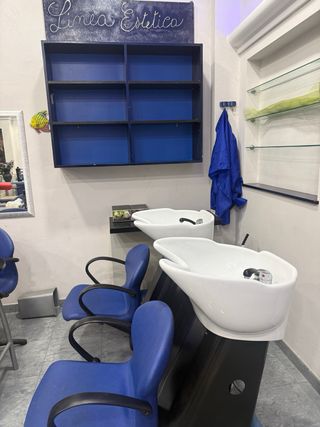 OCCASIONE ARREDO COMPLETO PARRUCCHIERE - ROMA SUD ️