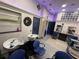 OCCASIONE ARREDO COMPLETO PARRUCCHIERE - ROMA SUD ️