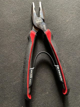Alicate Facom