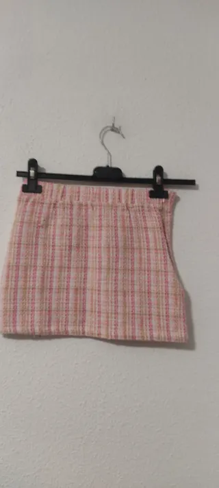 Conjunto chaqueta y falda rosa niña