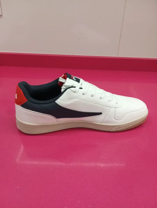 Zapatillas Fila Hombre Blancas y Azul Marino