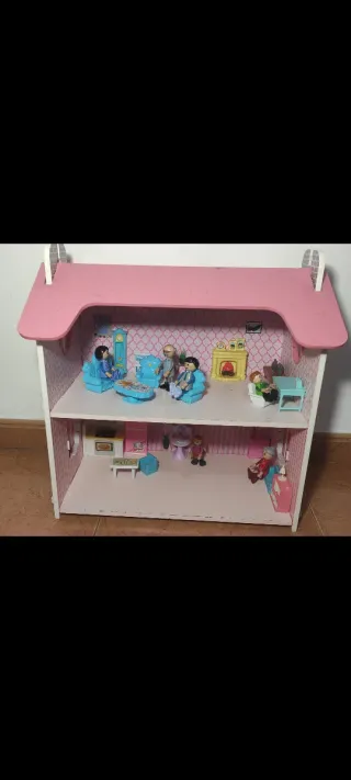 Casa de muñecas de madera