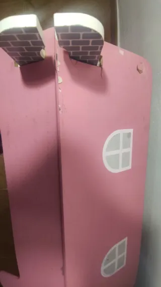 Casa de muñecas de madera