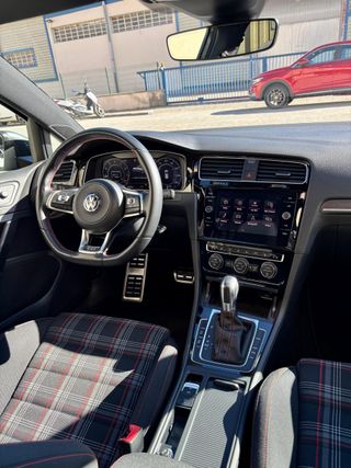 Volkswagen Golf GTI Performance 245cv DSG