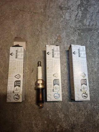 3 Bujías Dacia Sandero 3