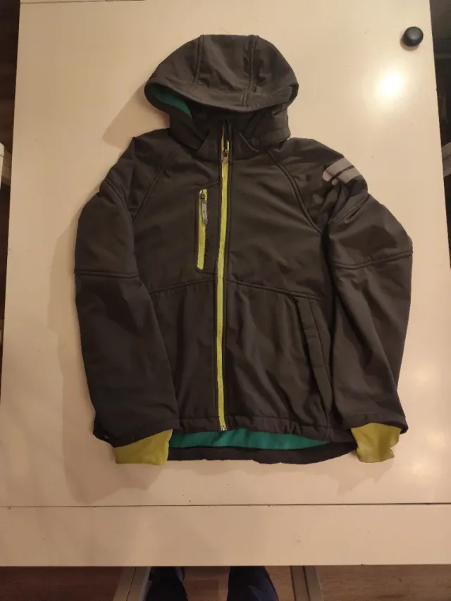 Chaqueta gris con cremallera verde Talla 158 (niñ@