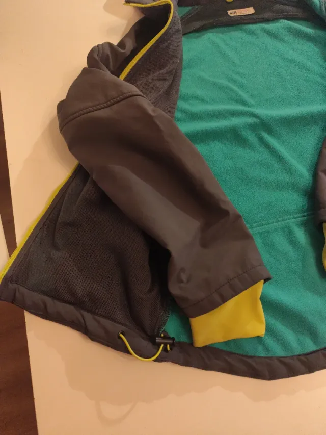 Chaqueta gris con cremallera verde Talla 158 (niñ@