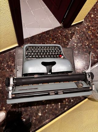 Máquina de Escribir Hispano Olivetti Lexicon 80