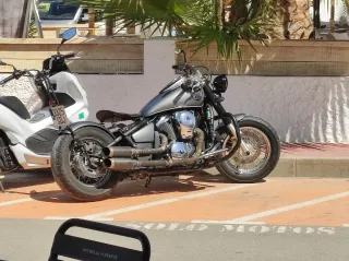 Kawasaki VN 900 Bobber Gris/Plata