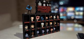 Expositor Kinder Joy Stranger Things