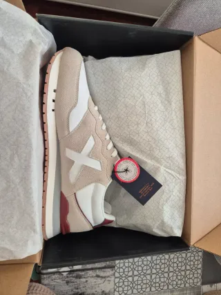 Zapatillas Munich 1939 Beige/Burdeos Talla 44