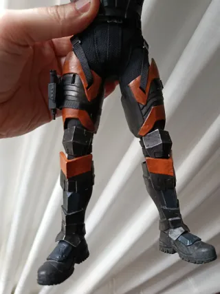 Figura 1/6 Deathstroke Flash Point Diecast DC
