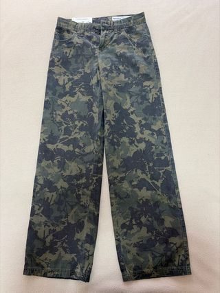 Pantalón Bershka militar estampado