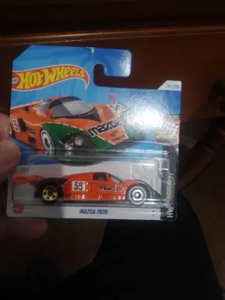 Hot Wheels Mazda 787B Naranja