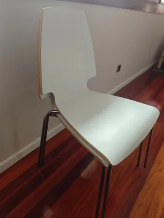 Juego de 2 Sillas Blancas Modernas