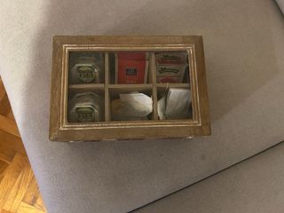 Caja de madera vintage para infusiones