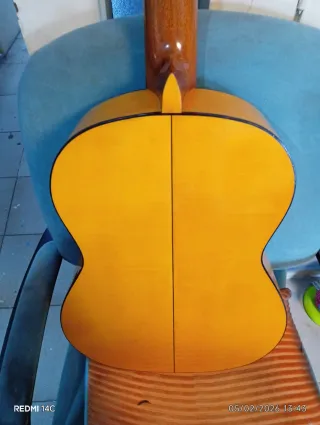 Guitarra Conde Hermanos Ciprés Tapa Pino del norte