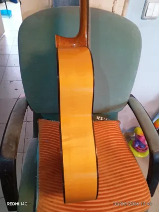 Guitarra Conde Hermanos Ciprés Tapa Pino del norte