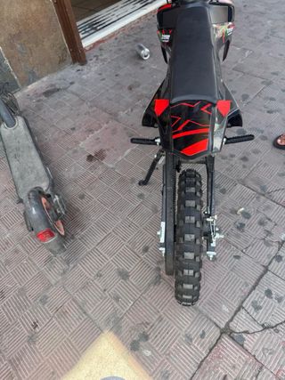 Moto Eléctrica Motocross Xtreme Negra/Roja