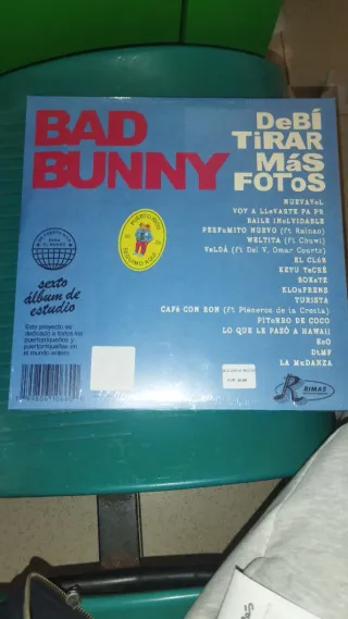 Bad Bunny – Debí Tirar Más Fotos