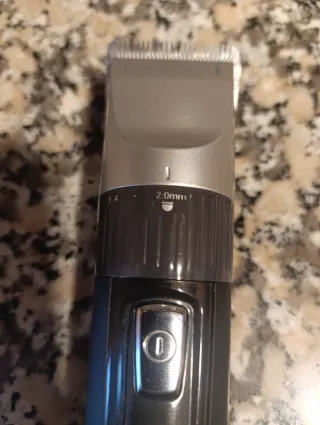 Corta pelos Remington Negro