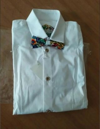 Camicia nuova 8 anni completa di papillon