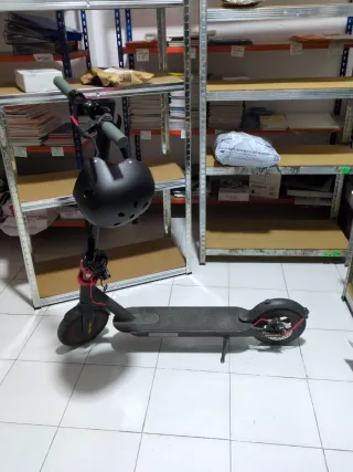 Patinete Xiaomi Pro con casco,cargador e hinchador