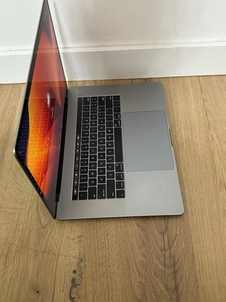 MacBook Pro 15 2017 i7 16GB 500GB SSD Plata