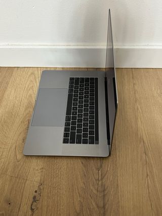 MacBook Pro 15 2017 i7 16GB 500GB SSD Plata