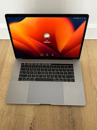 MacBook Pro 15 2017 i7 16GB 500GB SSD Plata