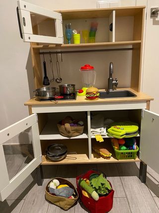 Cocinita IKEA DUKTIG + Pack Completo de Accesorios