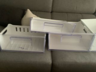 Cajones nevera transparentes. marca Zanussi